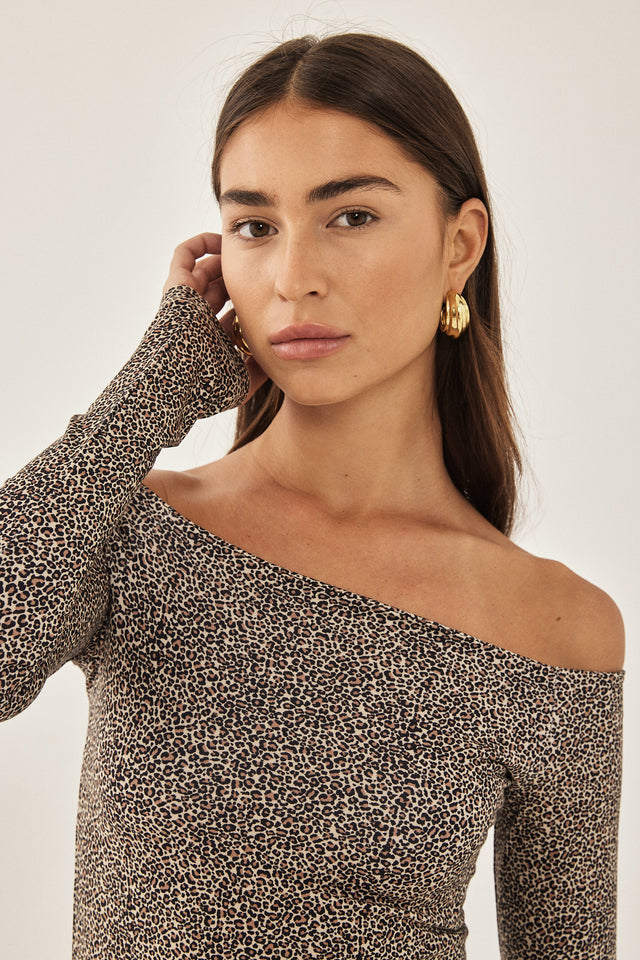 חולצה ארוכה אוף שולדרס מנומרת