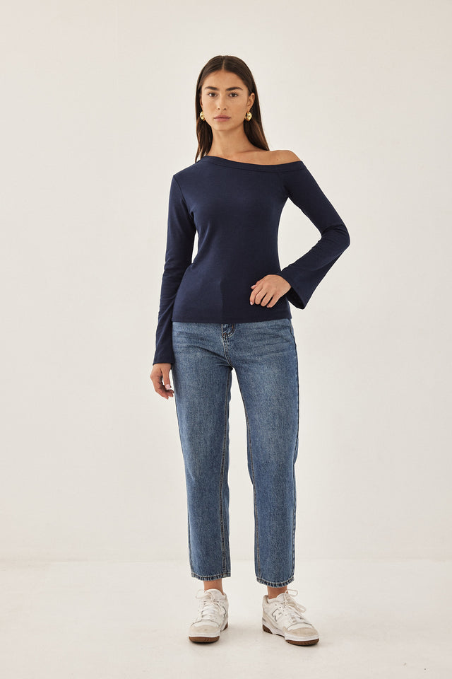 חולצה אוף שולדר אסימטרית שרוולי פעמון נייבי