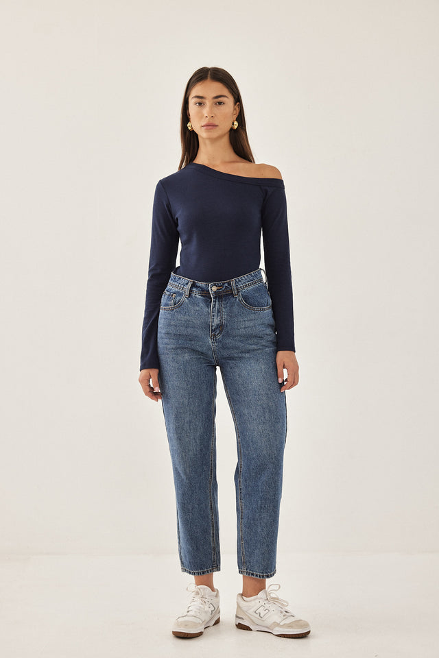 חולצה אוף שולדר אסימטרית שרוולי פעמון נייבי