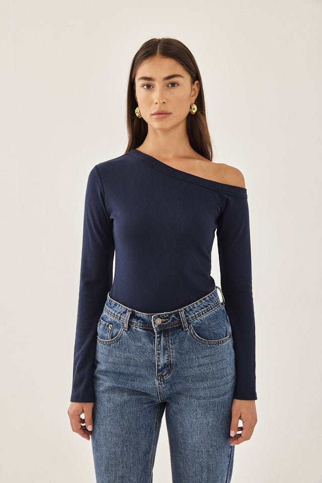 חולצה אוף שולדר אסימטרית שרוולי פעמון נייבי