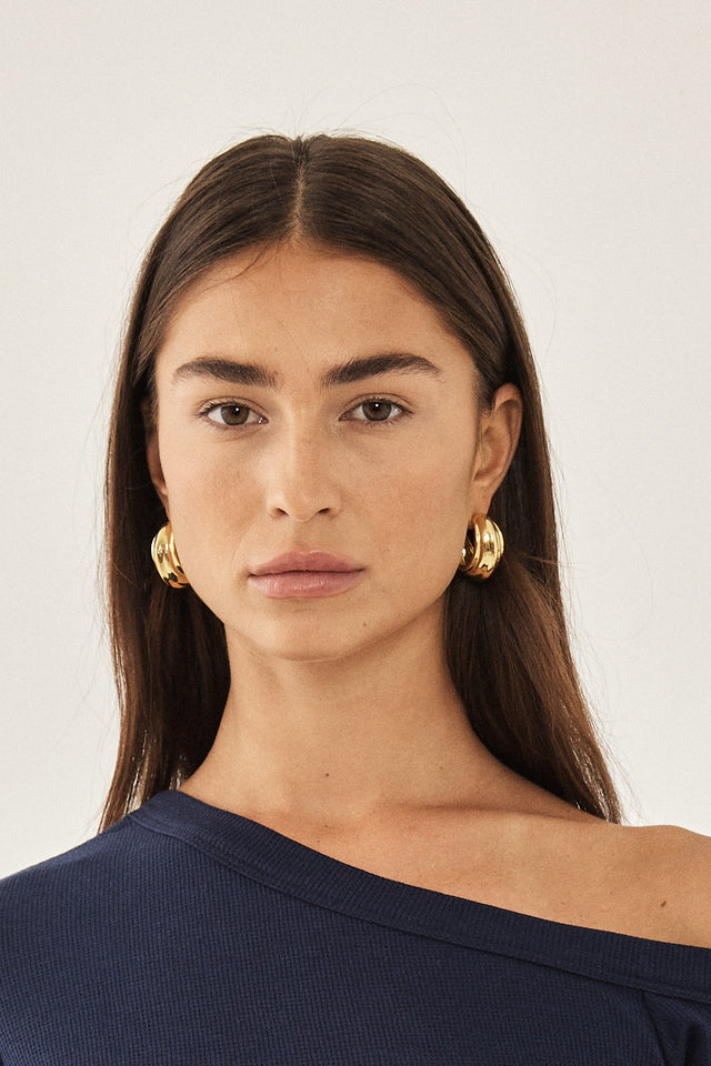 חולצה אוף שולדר אסימטרית שרוולי פעמון נייבי