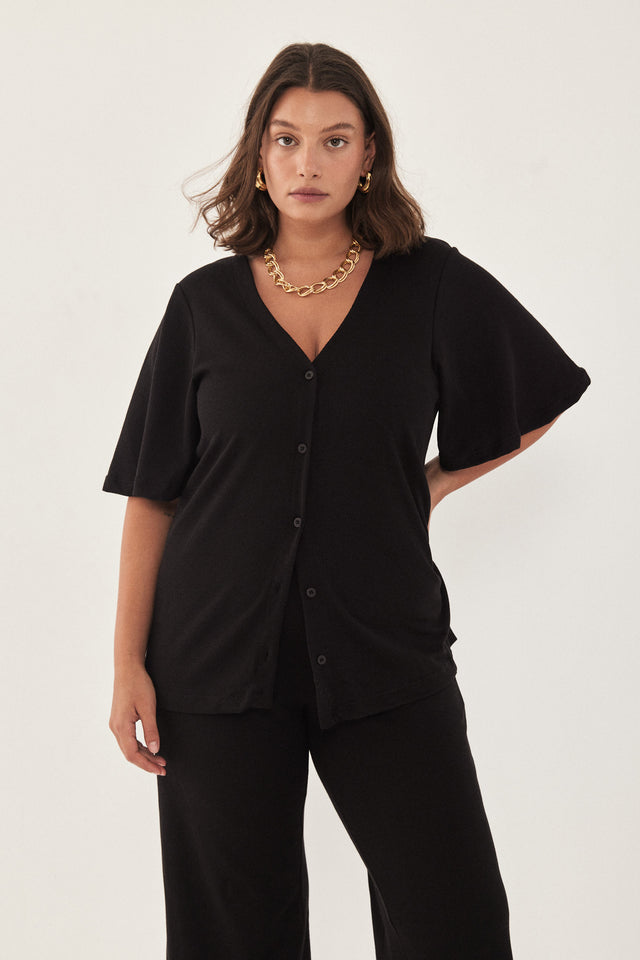 חליפת דונטלה שרוולים קצרים שחורה