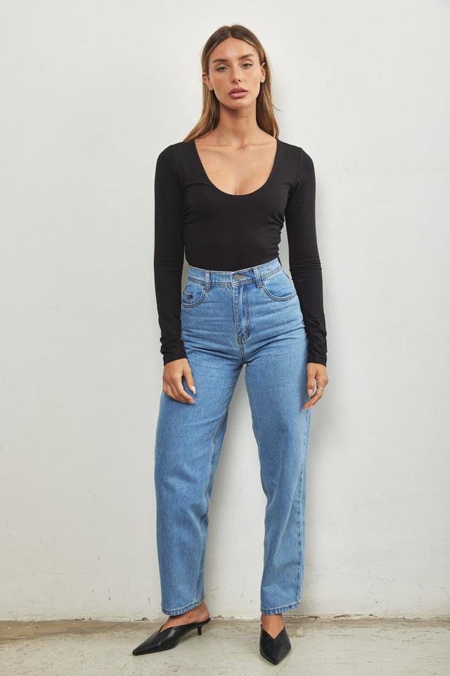 בגד גוף מפתח עגול עמוק שחור