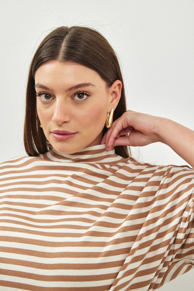 חולצת סול דיטייל כתף כיווצים פסים נייבי-לבן