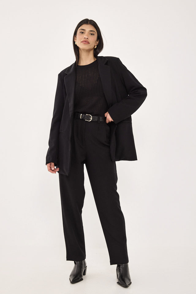 מכנסיים מחוייטים סינמון שחורים