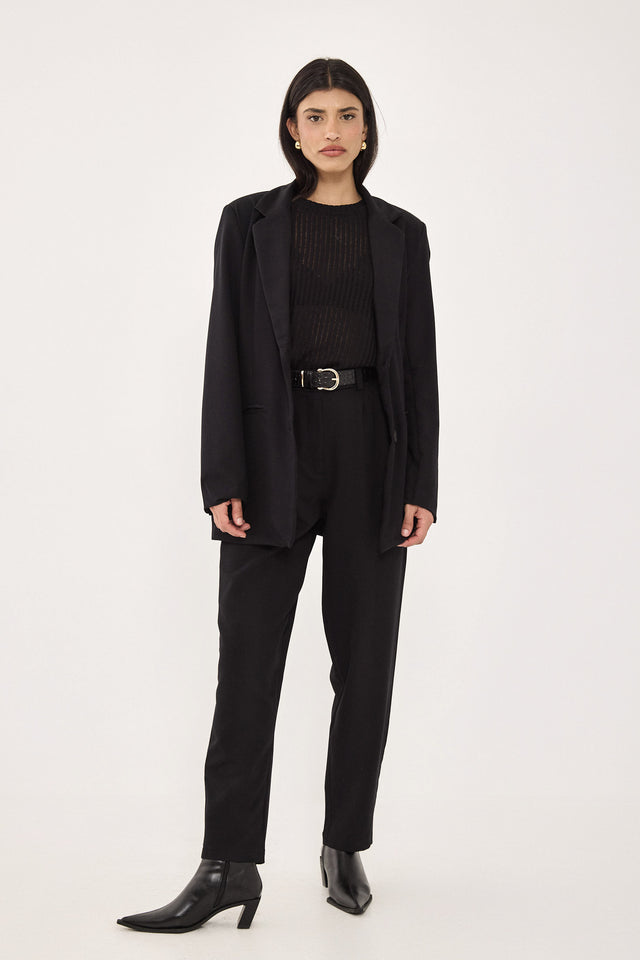 מכנסיים מחוייטים סינמון שחורים