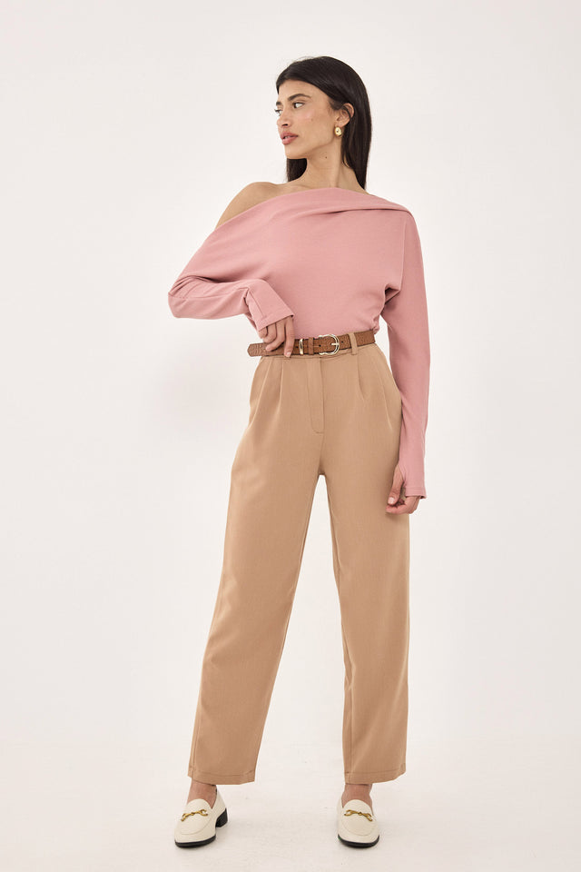 מכנסיים מחוייטים סינמון קאמל