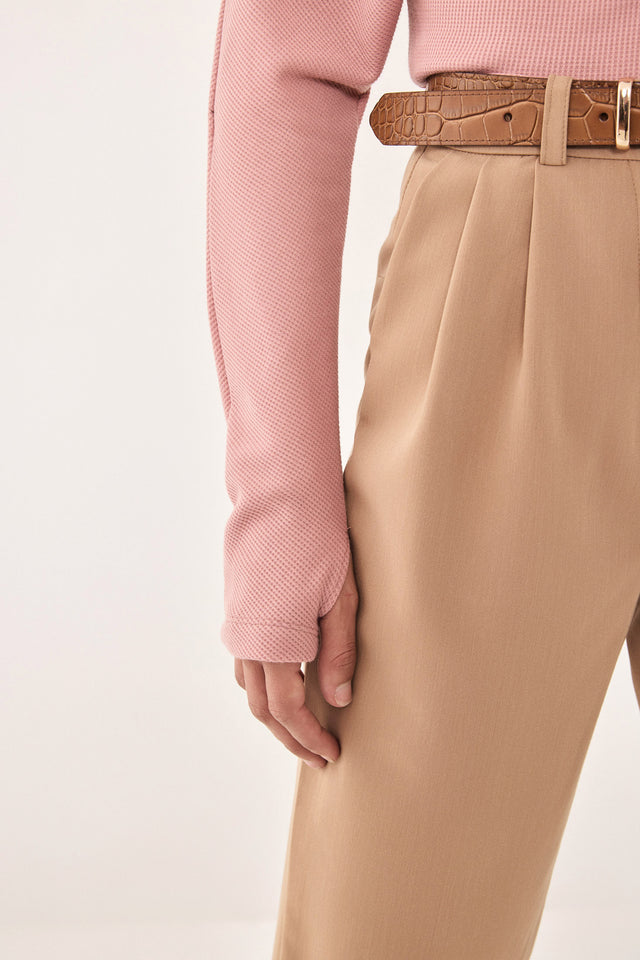 מכנסיים מחוייטים סינמון קאמל