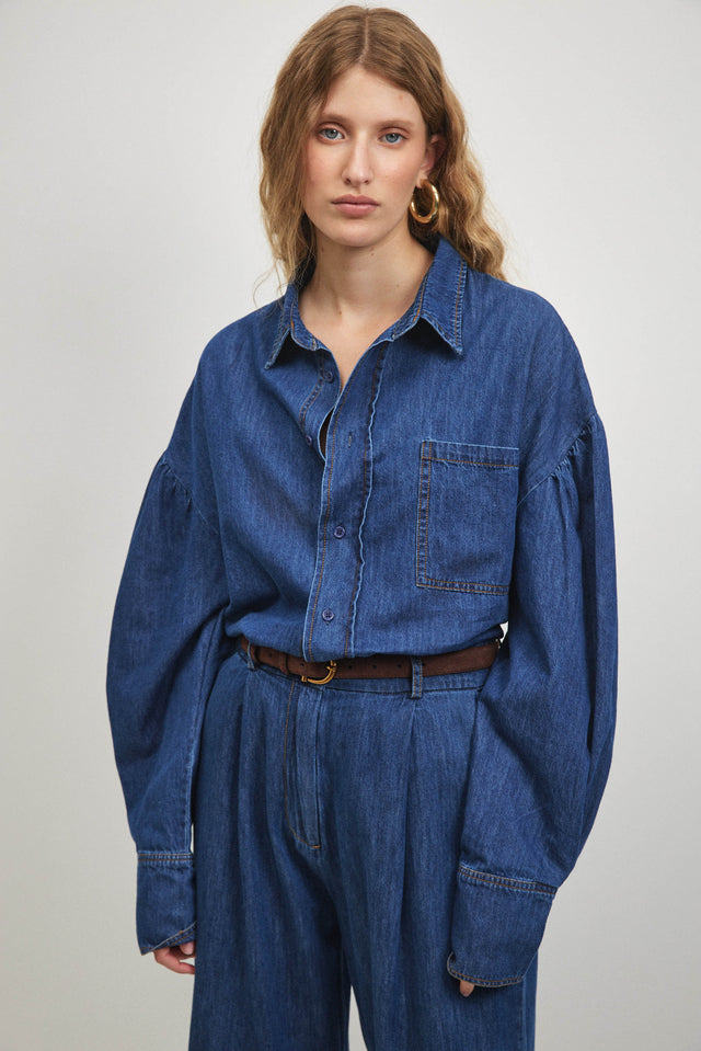 חולצת ג׳ינס פרפקט מכופתרת שרוולים תפוחים כחול כהה