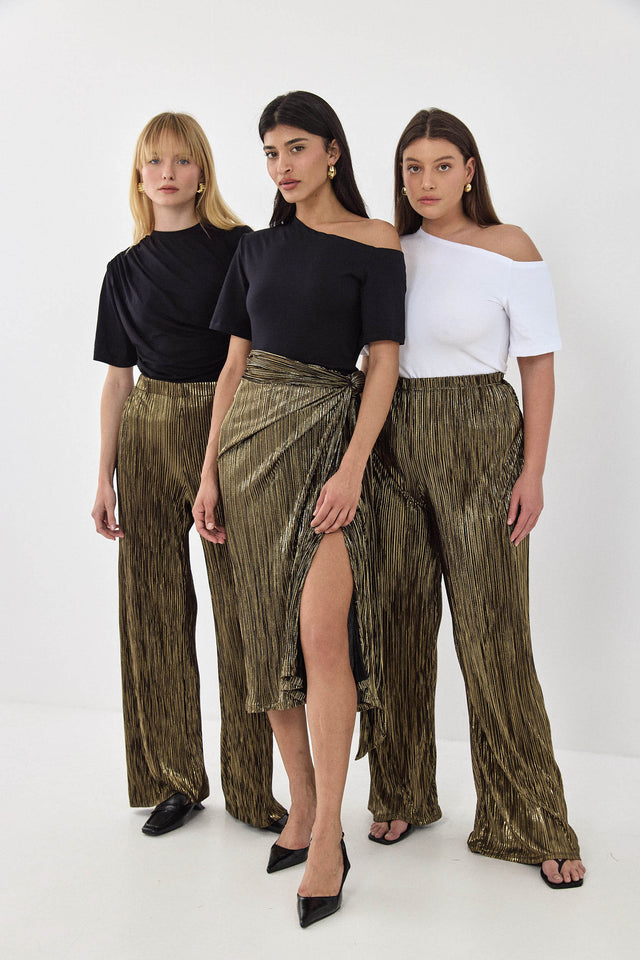 חולצת פרש אוף שולדר כרית לבנה