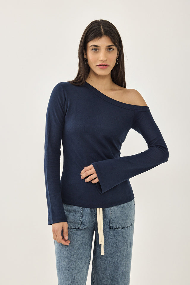 חולצה אוף שולדר אסימטרית שרוולי פעמון נייבי