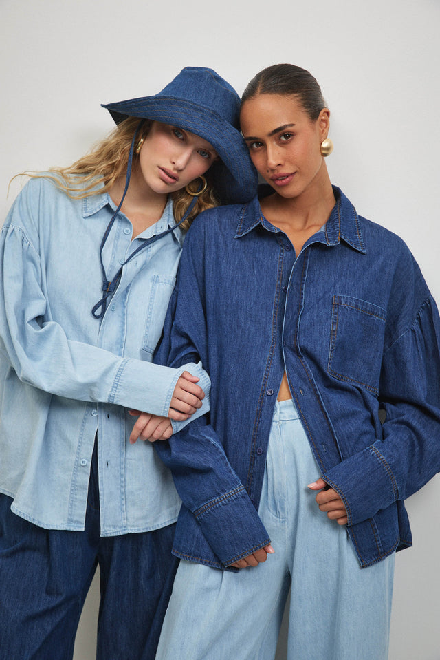 חולצת ג׳ינס פרפקט מכופתרת שרוולים תפוחים כחול כהה