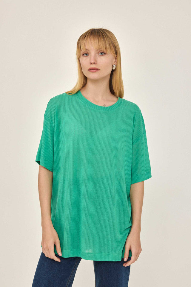 חולצה טי קנדי טקסטורת פסים עדינה קצרה ירוקה