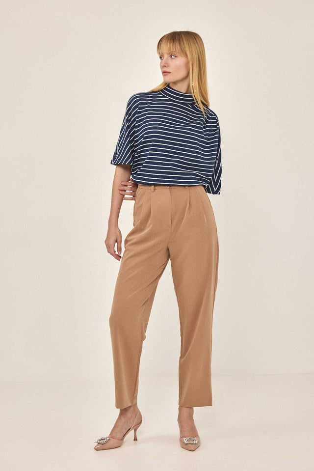 חולצת סול דיטייל כתף כיווצים פסים נייבי-לבן