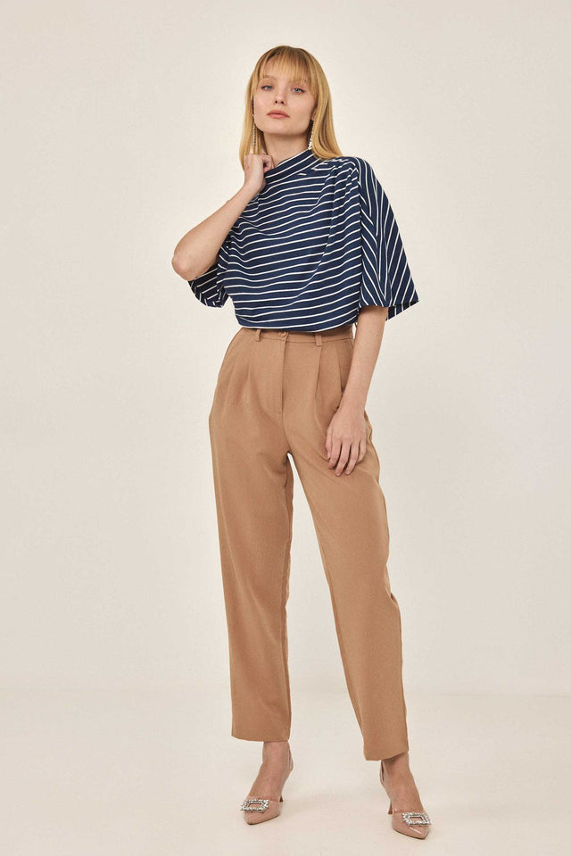 חולצת סול דיטייל כתף כיווצים פסים נייבי-לבן