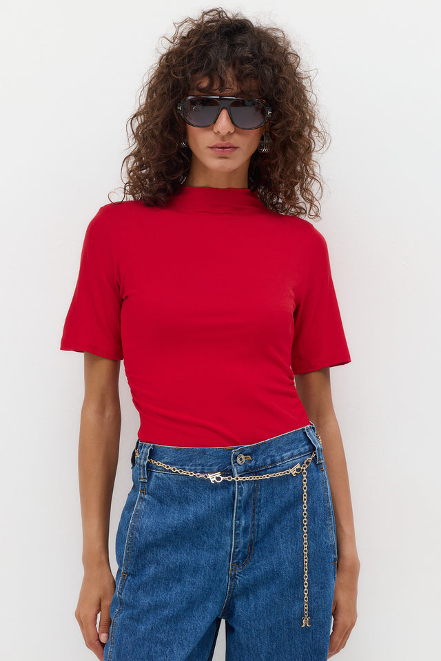 חולצת בייבי לוק חסה אדומה