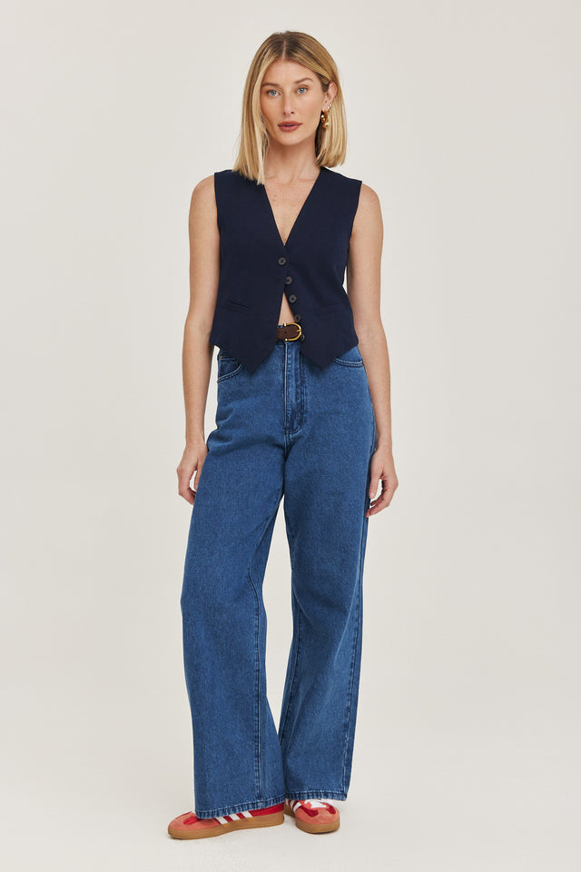 וסט פנה קוטה מחוייט מפתח וי שחור