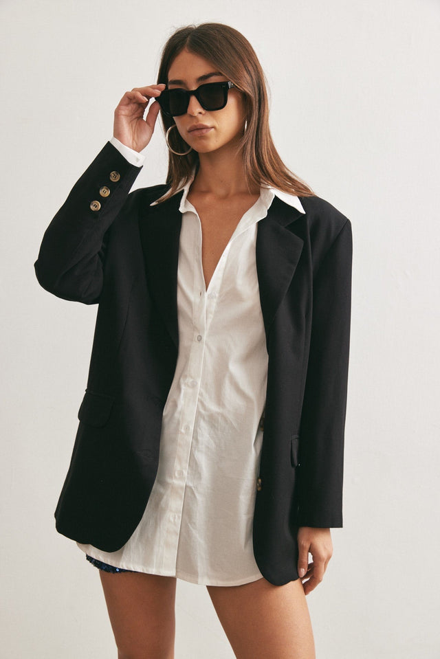 חולצה מכופתרת בויפרנד פטריס לבנה