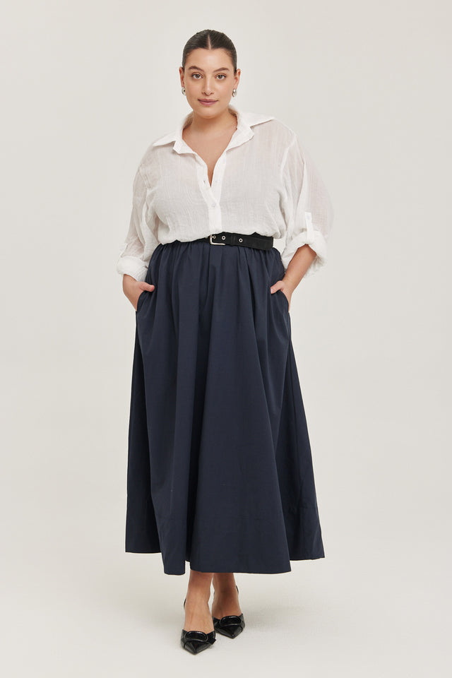 חולצה מכופתרת או-לה-לה בויפרנד שרוולים תפוחים שמנת