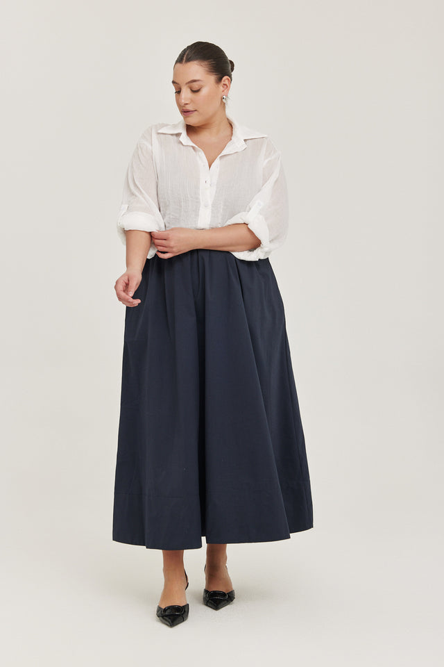 חולצה מכופתרת או-לה-לה בויפרנד שרוולים תפוחים שמנת