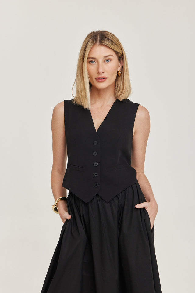 וסט פנה קוטה מחוייט מפתח וי שחור