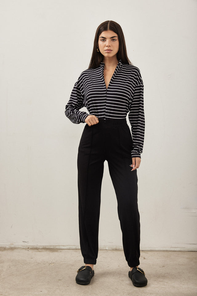 מכנסי ג'וגר מודל מחויטים שחורים