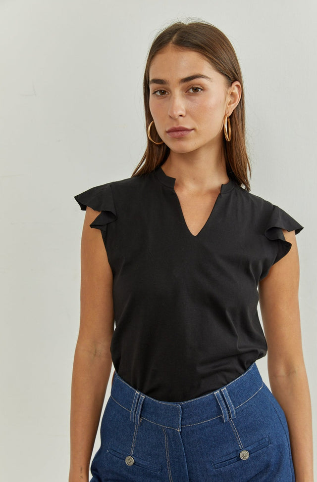 חולצת טי שירט וי שרי שחורה