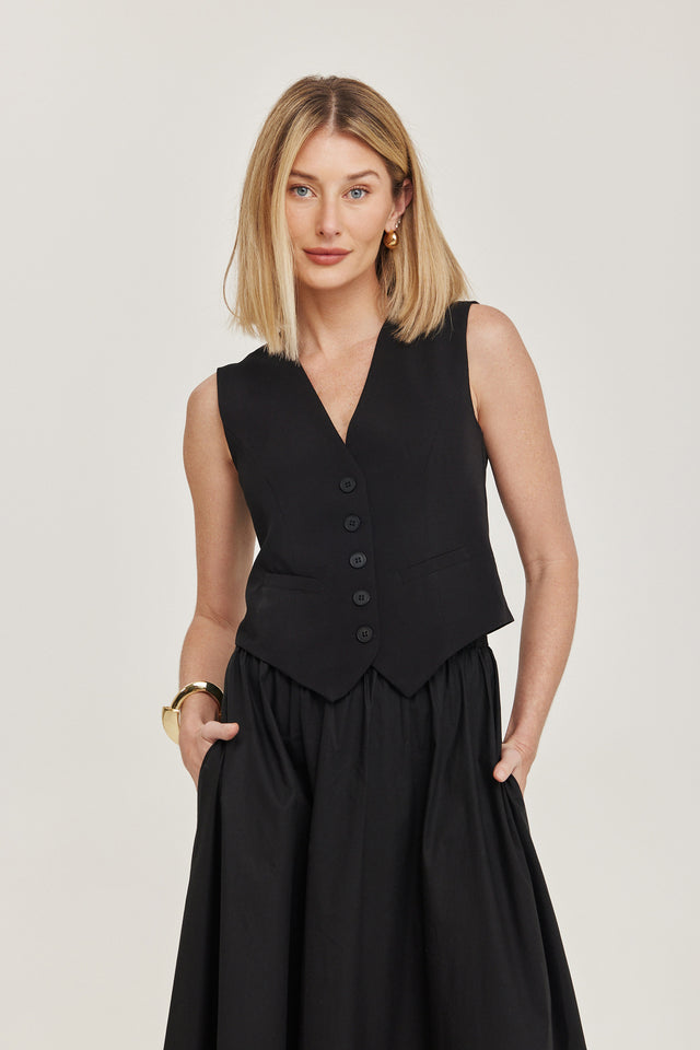 וסט פנה קוטה מחוייט מפתח וי שחור