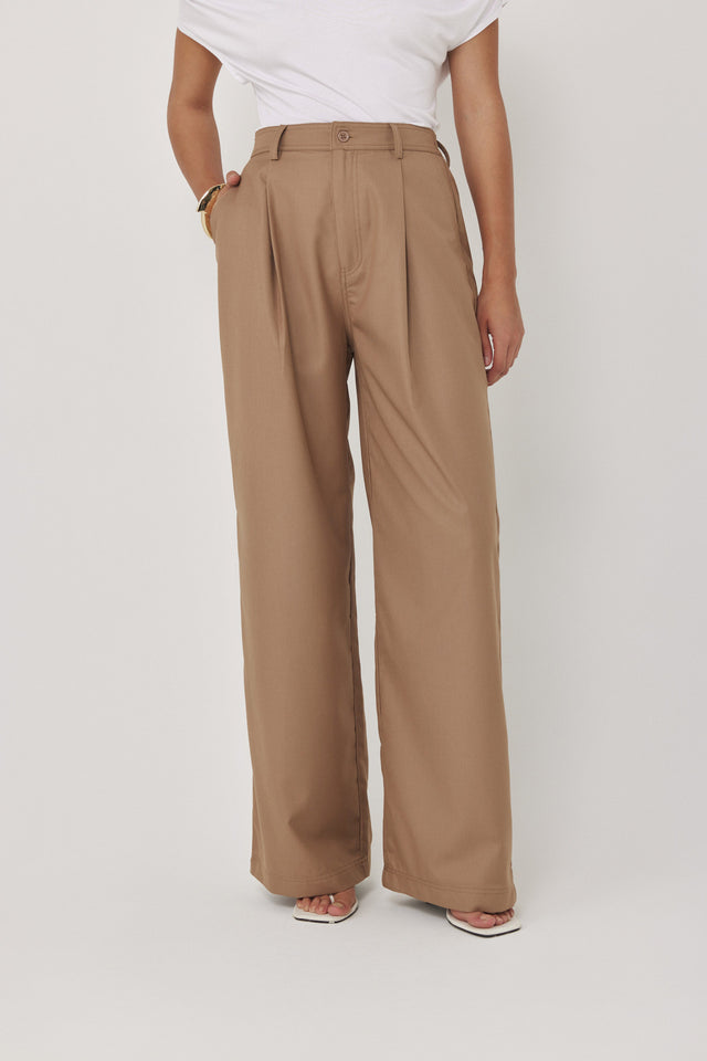 מכנסי פרצל מחוייטים מתרחבים קאמל