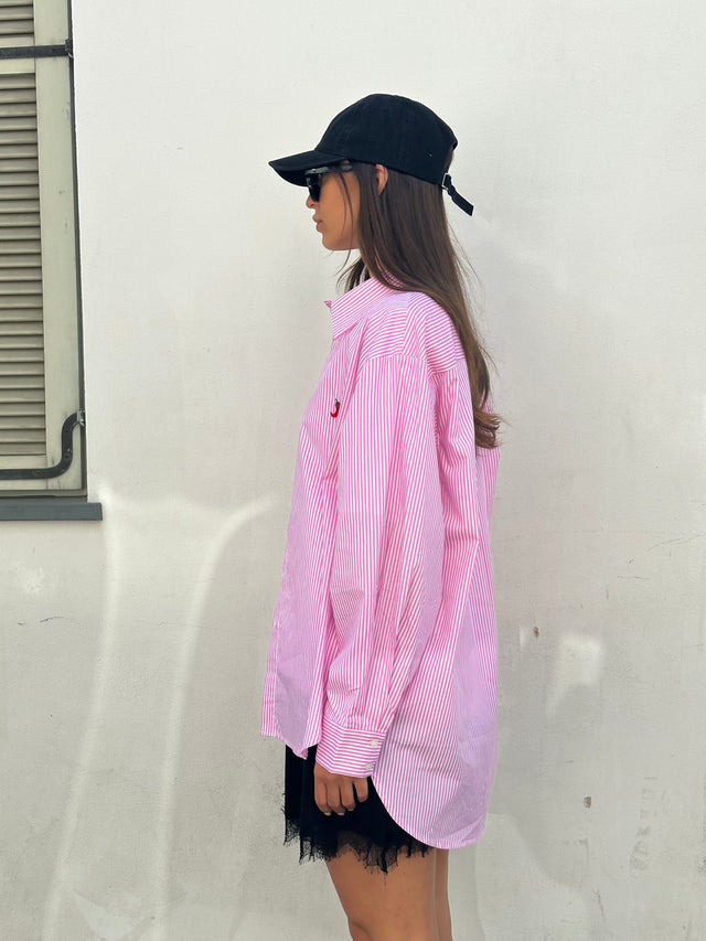 חולצה מכופתרת בויפרנד ספייסי רקמת צ'ילי פסים ורודה