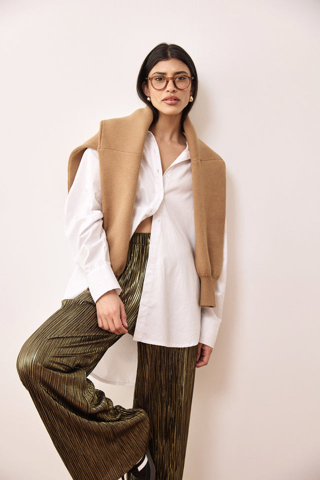 חולצה מכופתרת בויפרנד פטריס לבנה