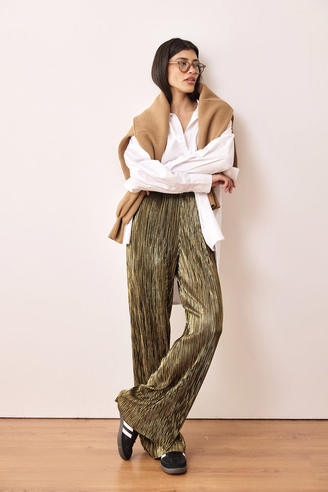 חולצה מכופתרת בויפרנד פטריס לבנה