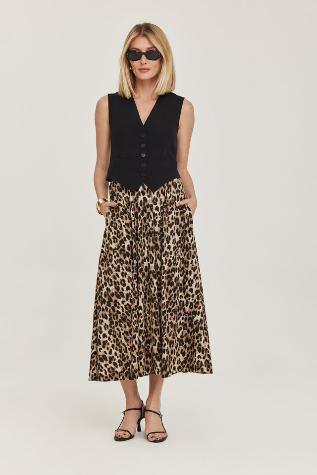 וסט פנה קוטה מחוייט מפתח וי שחור