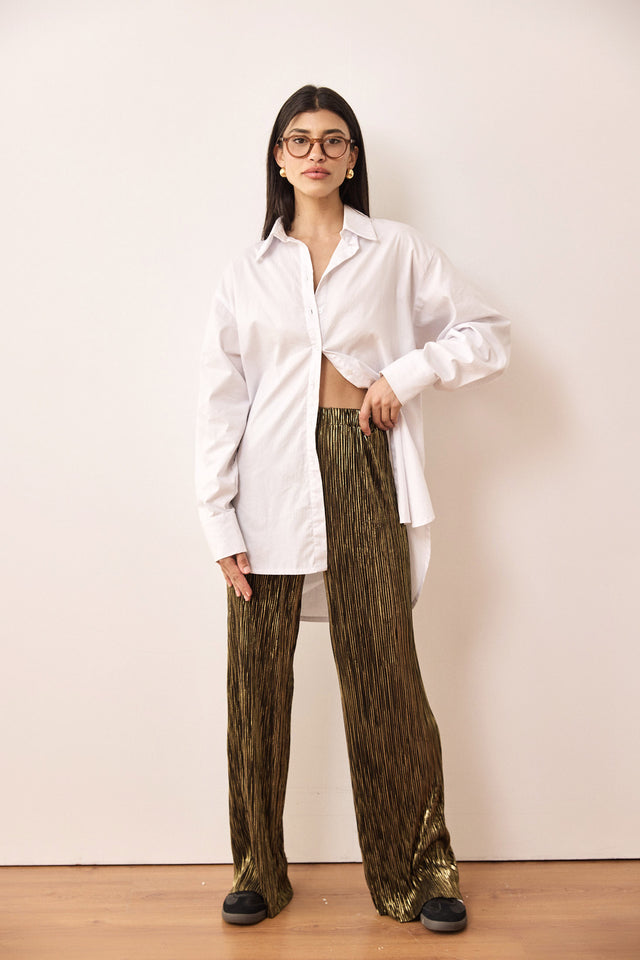 חולצה מכופתרת בויפרנד פטריס לבנה