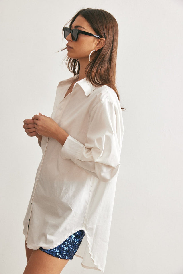 חולצה מכופתרת בויפרנד פטריס לבנה