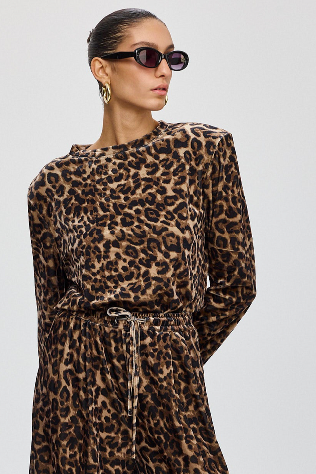 חולצת קטיפה פנקייק מנומרת