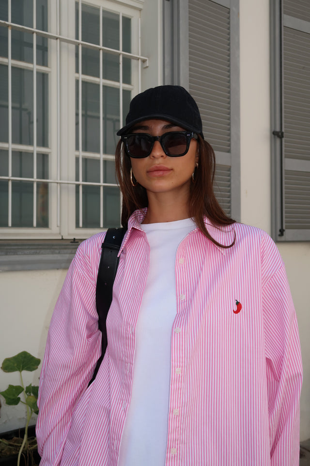 חולצה מכופתרת בויפרנד ספייסי רקמת צ'ילי פסים ורודה