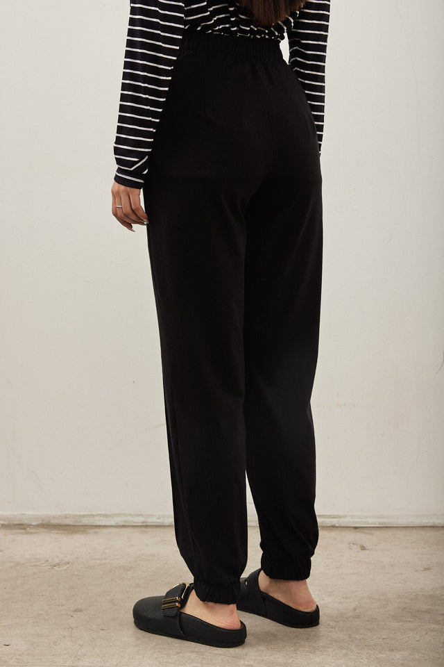 מכנסי ג'וגר מודל מחויטים שחורים