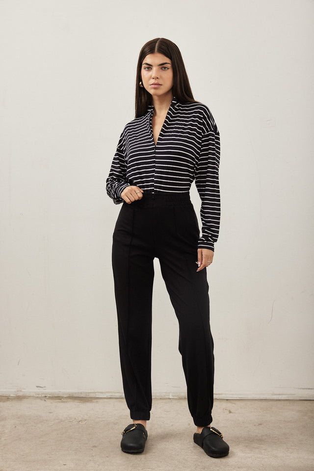 מכנסי ג'וגר מודל מחויטים שחורים