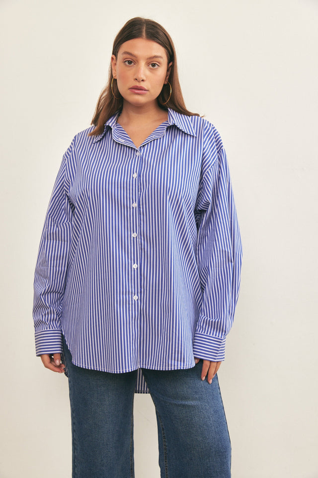 חולצה מכופתרת בויפרנד פטריס לבנה