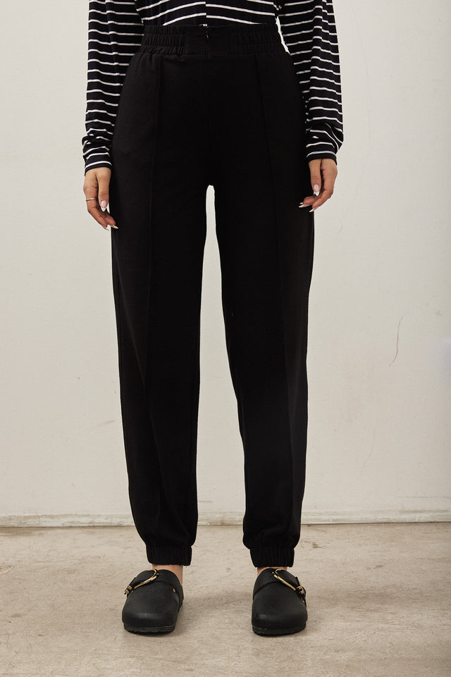 מכנסי ג'וגר מודל מחויטים שחורים