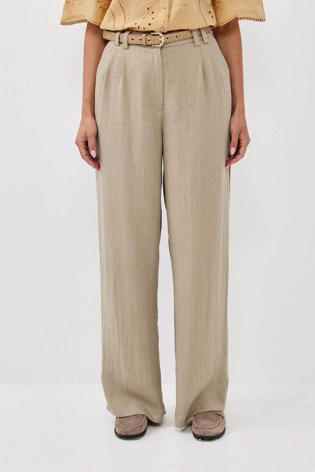 מכנסיים מחוייטים פטיסייר פשתן חאקי