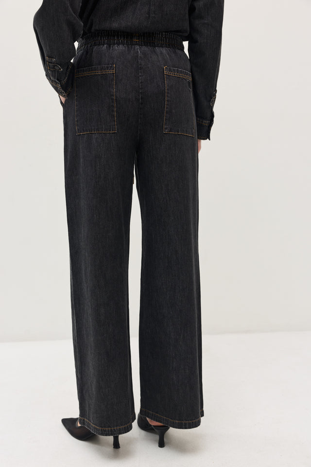 מכנסי ג'ינס זואי גומי במתניים וואש שחור