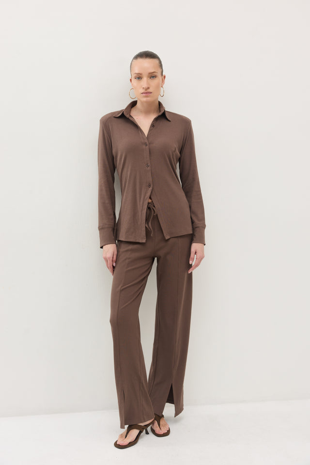 מכנסי קקאו ריב פתח קדמי חום טראפל