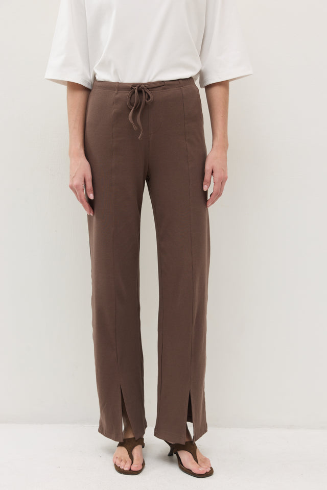 מכנסי קקאו ריב פתח קדמי חום טראפל