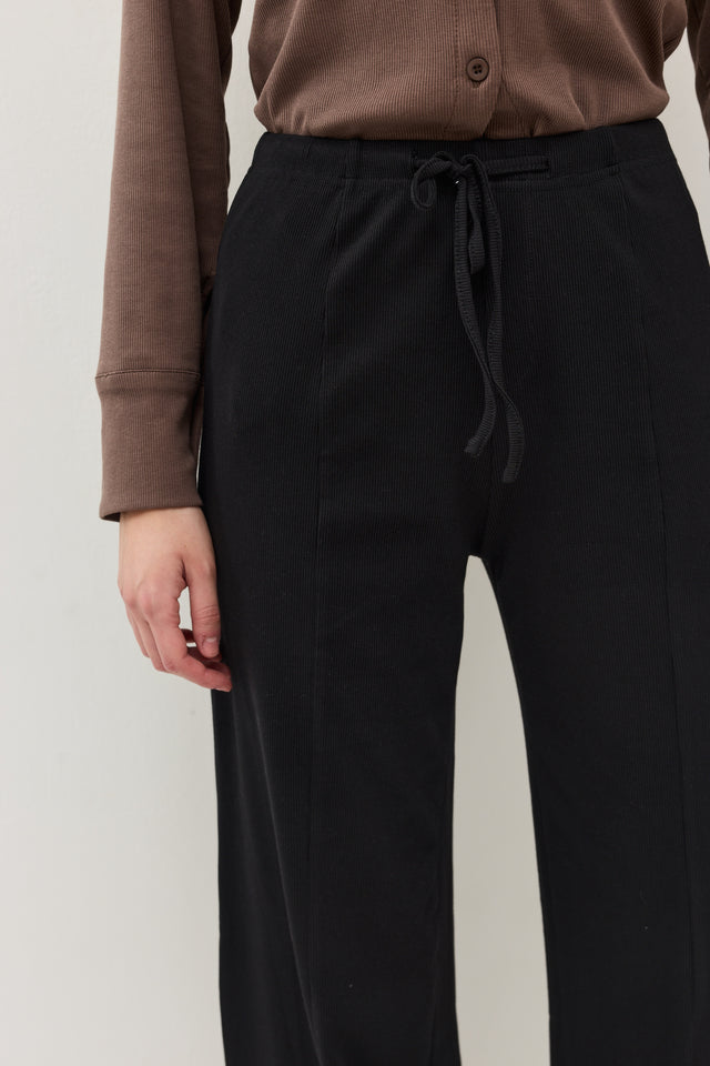 מכנסי קקאו ריב פתח קדמי שחורים