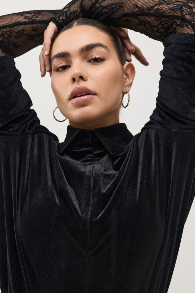 חולצת קטיפה ספרינג רול שרוולי תחרה שחורה