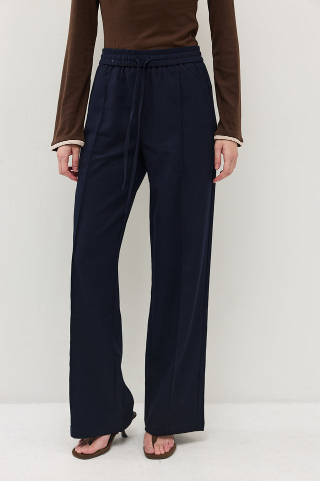 מכנסיים מחוייטים בריוש גומי נייבי