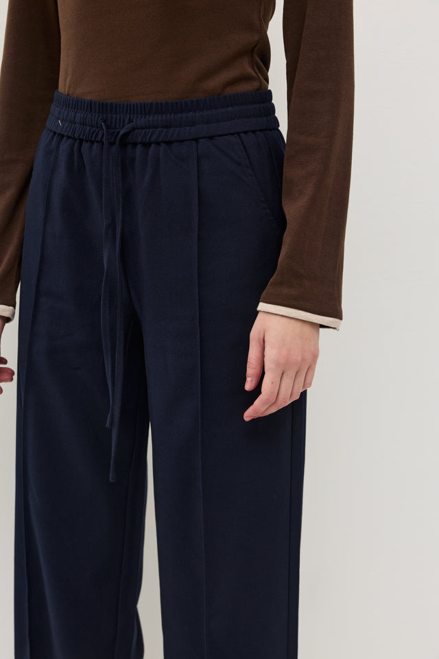 מכנסיים מחוייטים בריוש גומי נייבי