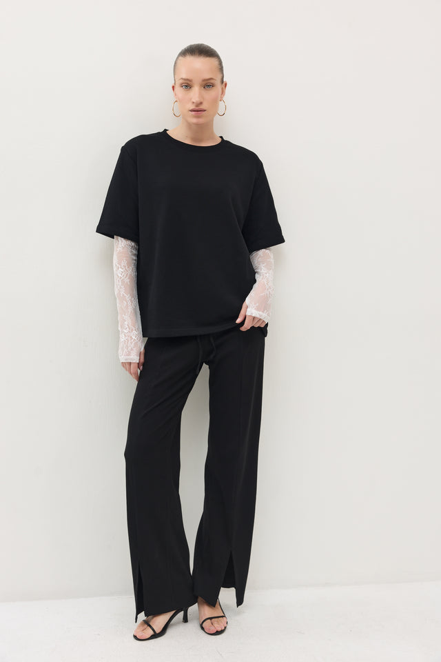 חולצת באטר שרוולי תחרה מתחלפים שחור-לבן